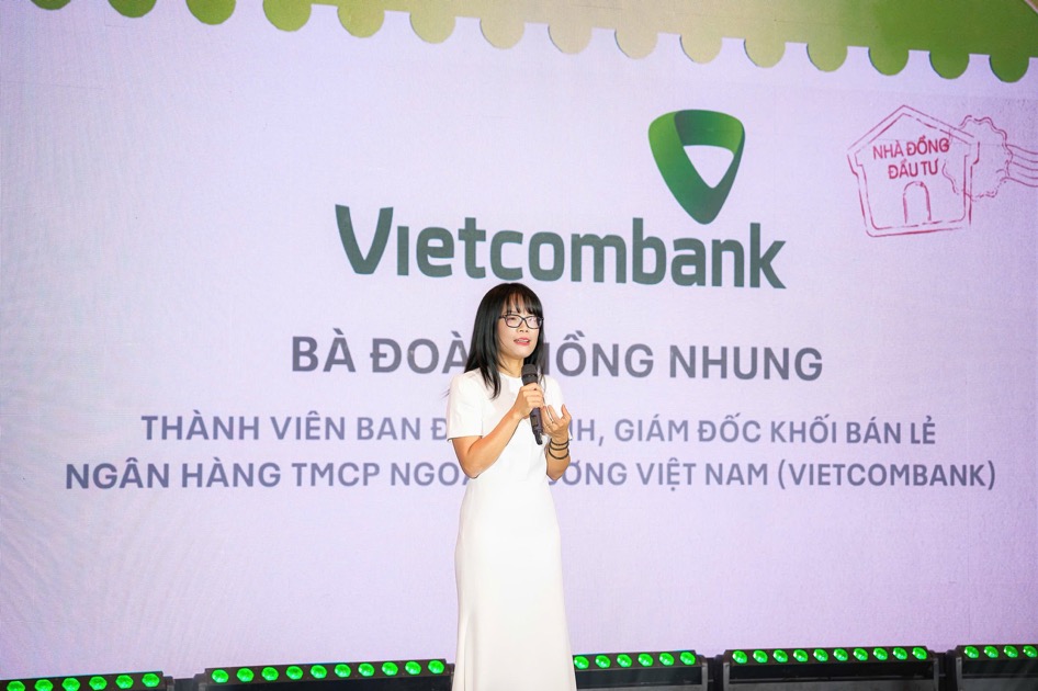 Bà Đoàn Hồng Nhung - Giám đốc Khối Bán lẻ Vietcombank phát biểu tại họp báo ra mắt chương trình Quán Nhà Haha